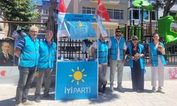 Sinop İYİ Parti pazaryerinde Sinoplularla buluştu