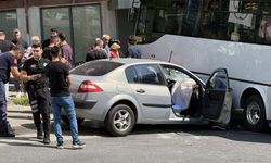 Halk otobüsü ile otomobil çarpıştı: 7 yaralı