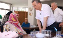 Başkan Kurnaz yaşlıları ziyaret etti