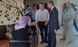 Sinop Huzurevi'nde sürpriz doğum günü