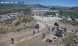 Traktörü hasımlarının üstüne sürdü