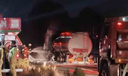 Yangın yakıt tankerinden ormana sıçradı