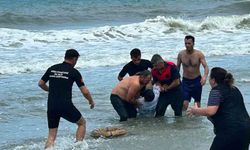 Yasağa rağmen denize giren 2 kardeş boğulma tehlikesi geçirdi