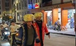 Mehter marşlı padişah yürüyüşü ilgi çekti