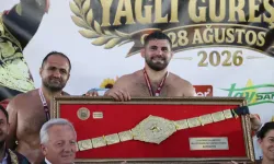 Sinoplu Pehlivan Erkan Taş 9. kez başpehlivanlık kürsüsünde