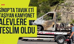 Sinop’ta Tavuk Eti Yüklü Kamyonet Alev Alev Yandı!