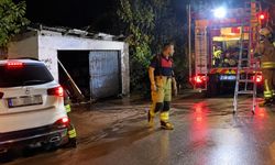 Sinop'ta garaj çatısına atılan sigara izmariti yangına neden oldu