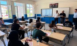 Öğrenciler kitap okuma yarışmasında ter döktü