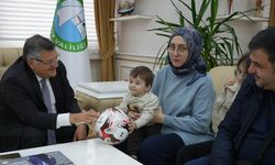 Uras bebek Vali Özarslan’ı ziyaret etti!
