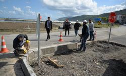 Türkeli Sahil Çevre Yolu’nda çalışmalar yerinde incelendi