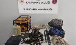Kaçak kazı yapan 4 şüpheli suçüstü yakalandı