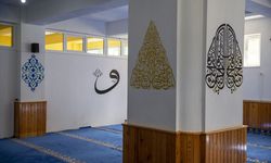 Kadınlar hat sanatını cami duvarlarına taşıdı