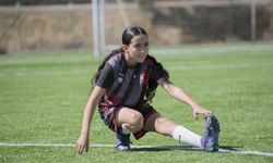 Kardeşinin desteğiyle futbola başlayan Elif Ada, Giresun Sanayispor'da