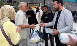 Merzifon'da toz nedeniyle vatandaşlara maske dağıtıldı