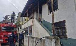 Yangında 2 katlı ev kullanılamaz hale geldi
