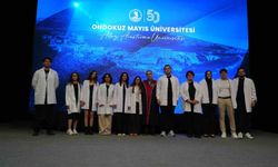 250 öğrenci beyaz önlük giydi