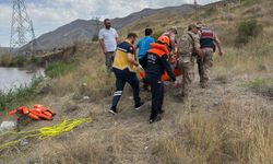 Nehir kıyısında kimliği belirsiz ceset bulundu