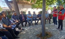 Tarım ekipleri üreticilerle bir araya geliyor