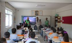 Sinop İHH’dan 98 öğrenciye kırtasiye ve çanta desteği