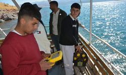 Öğrencilere su altı robotu kullanma eğitimleri devam ediyor