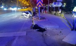 Otomobille motosikletin çarpıştığı kazada 1 kişi yara aldı