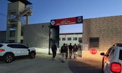 Aranan 25 kişi yakalandı