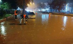 Her yağmurda aynı çile: Vatandaş zor anlar yaşadı!