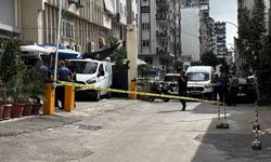 İş yeri önünde silahlı saldırı: 1 ölü, 1 yaralı