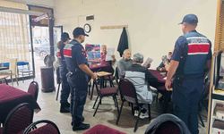 Jandarma çocuklar için köy köy gezip broşür dağıttı