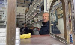 Mahalle bakkalı zamana yenildi
