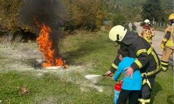 Minik öğrenciler itfaiyeciliği deneyimledi
