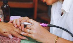Manikür Nedir? Manikür Çeşitleri ve Doğru Tırnak Bakımı