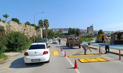 Sinop’ta yaya geçidi çalışması! Trafik kontrollü akıyor!