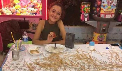 23 dakikada 255 çöp şiş yedi, 7 kilo aldı