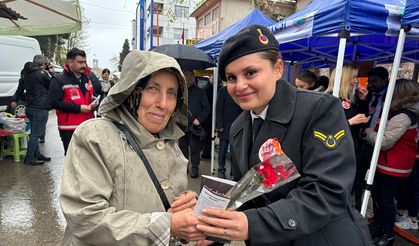 Sinop’ta kadına şiddete karşı farkındalık standı