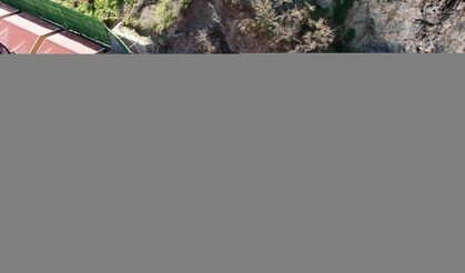 Artvin'de heyelan : Turistik tesisin bazı bölümleri yıkıldı