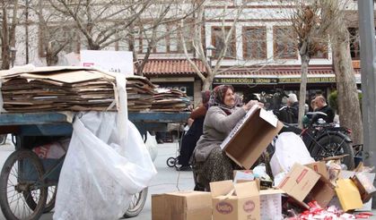 70 yaşındaki kadın geçimini böyle sağlıyor