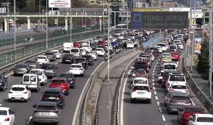 Bayramın ikinci gününde trafik yoğunlaştı