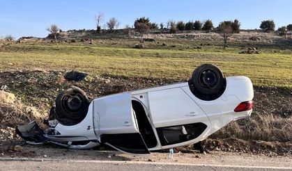 Kartona çarpmamak için manevra yaptı, takla attı