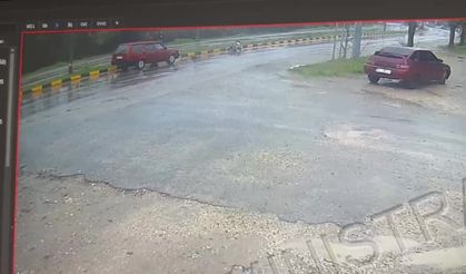 Otomobilin öğretmene çarpma anı güvenlik kamerasına yansıdı