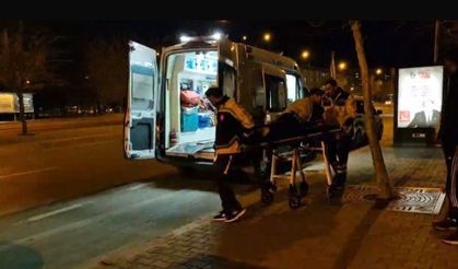 Şehir magandaları rastgele ateş etti, kaldırımda yürüyen genç yaralandı