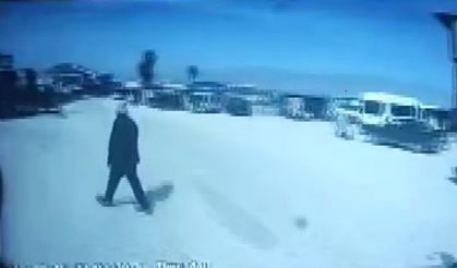 Yaşlı adamın hayatını kaybettiği kaza anı kamerada