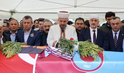 Sanatçı Volkan Konak son yolculuğuna uğurlandı
