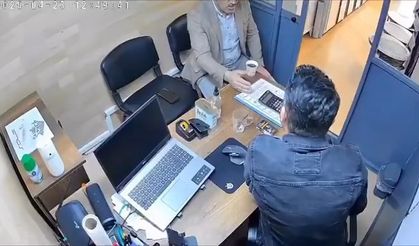 Depremde çayını alıp kaçan vatandaş kameraya yansıdı