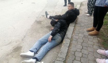 Kazada 2 çocuk kaldırıma savruldu