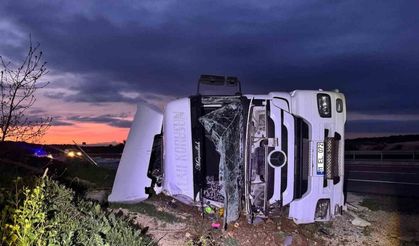 Kontrolden çıkan tır devrildi: 1 yaralı