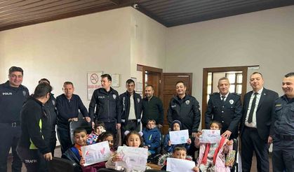 Öğrencilerden emniyet amirliğine ziyaret