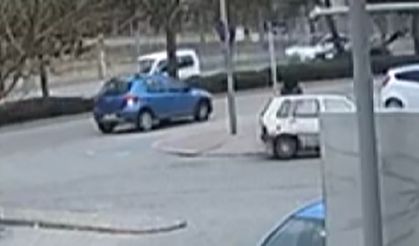 Otomobilin yayaya çarptığı kaza kamerada