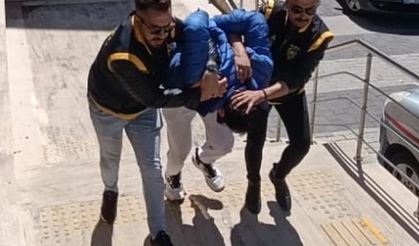 Alkollü ve ehliyetsiz sürücü polisi yaraladı