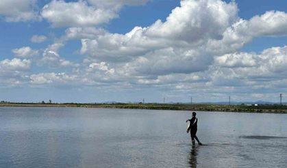 Çiftçiler Günü’nde çeltik tohumlarını toprakla buluşturdular